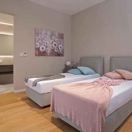 Luxury With A Swimming Pool Brtonigla, Novigrad - 26966 Villa Brtonigla