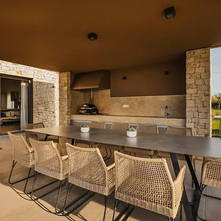 Villa Luxury With A Swimming Pool Brtonigla, Novigrad - 26966 Brtonigla